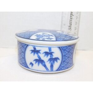 Vintage Asian Blue On White Floral Design Round Porcelain Trinket Dish with Lid